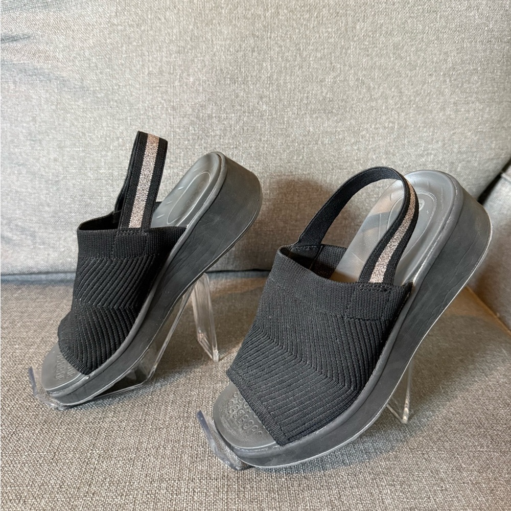 Bzees Black Platform Slip-On Sandals